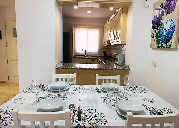 Cristianos - Terrace And Heated Pool Apartman