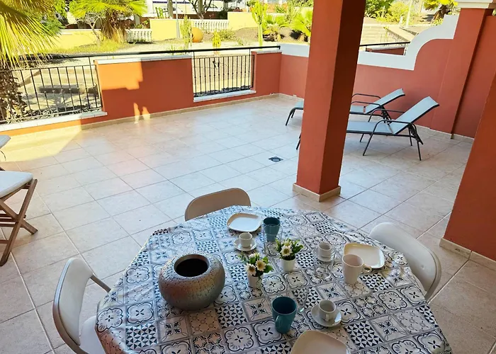 Cristianos - Terrace And Heated Pool Apartman *
