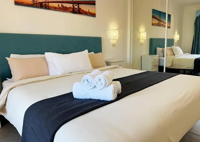 Cristianos - Terrace And Heated Pool Apartman