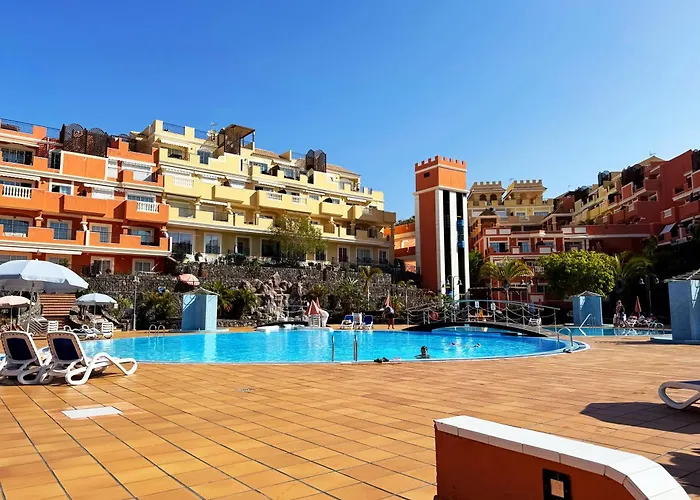 Cristianos - Terrace And Heated Pool Apartman